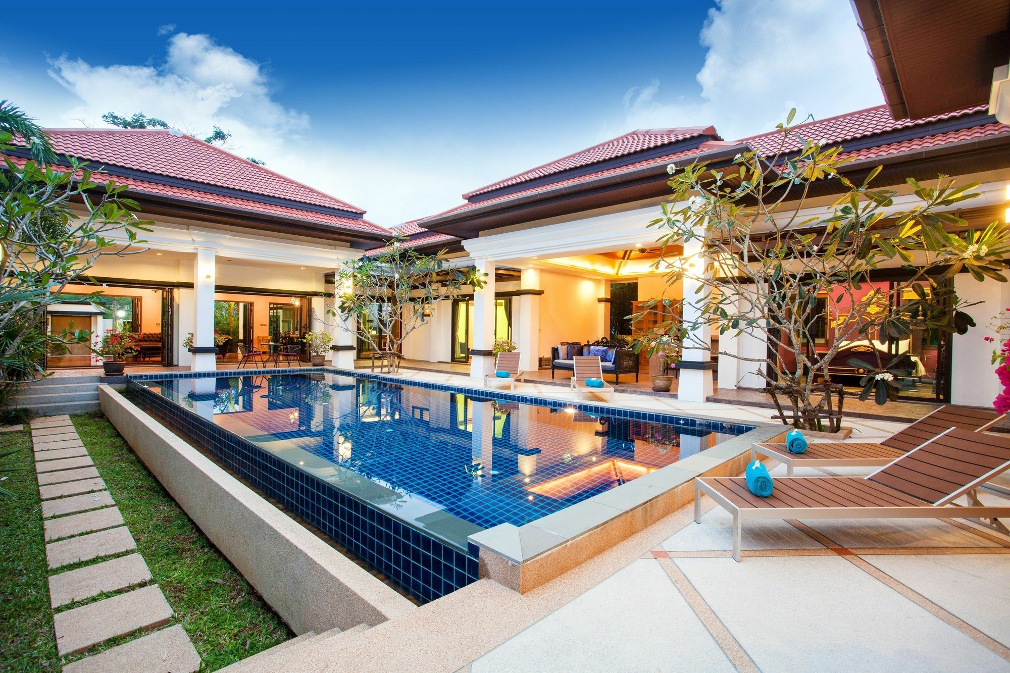 Jewels Villas Phuket Szurin-part Kültér fotó